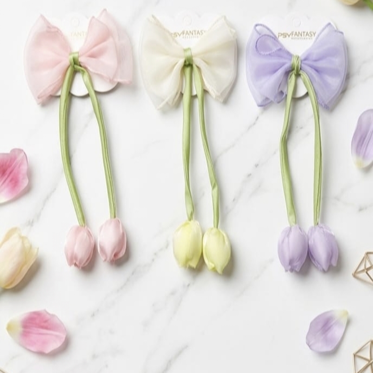 Small bow hair clip